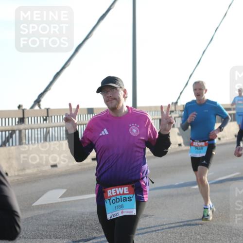 03.10.2025 - Köhlbrandbrückenlauf Yannick Fuchs http://msf.ph/oto/9141982 03.10.2025 08:27:17 Position 2 1188, 1319, 3679 meine-sportfotos.de