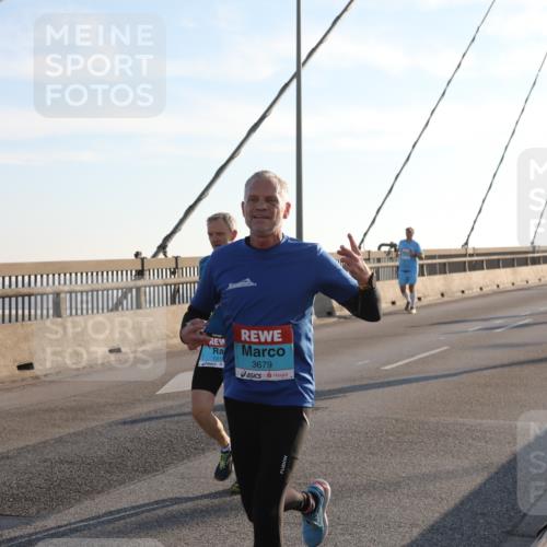 03.10.2025 - Köhlbrandbrückenlauf Yannick Fuchs http://msf.ph/oto/9141998 03.10.2025 08:27:18 Position 2 1319, 3679 meine-sportfotos.de