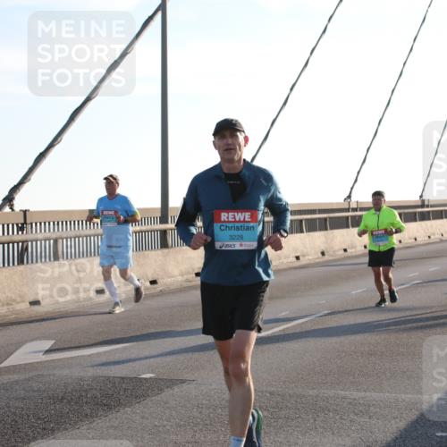 03.10.2025 - Köhlbrandbrückenlauf Yannick Fuchs http://msf.ph/oto/9142033 03.10.2025 08:27:20 Position 2 3228 meine-sportfotos.de