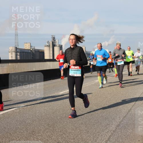 03.10.2025 - Köhlbrandbrückenlauf Lena Gebhardt http://msf.ph/oto/9142060 03.10.2025 09:59:52 Position 2 10, 1615 meine-sportfotos.de