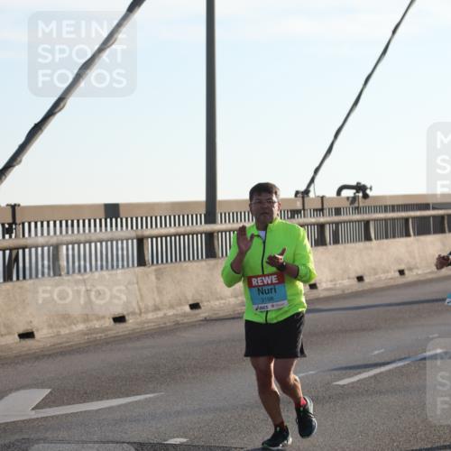 03.10.2025 - Köhlbrandbrückenlauf Yannick Fuchs http://msf.ph/oto/9142062 03.10.2025 08:27:22 Position 2 3198, 2814 meine-sportfotos.de
