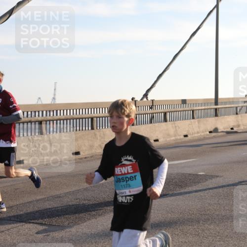 03.10.2025 - Köhlbrandbrückenlauf Yannick Fuchs http://msf.ph/oto/9142106 03.10.2025 08:27:28 Position 2 12, 1173 meine-sportfotos.de