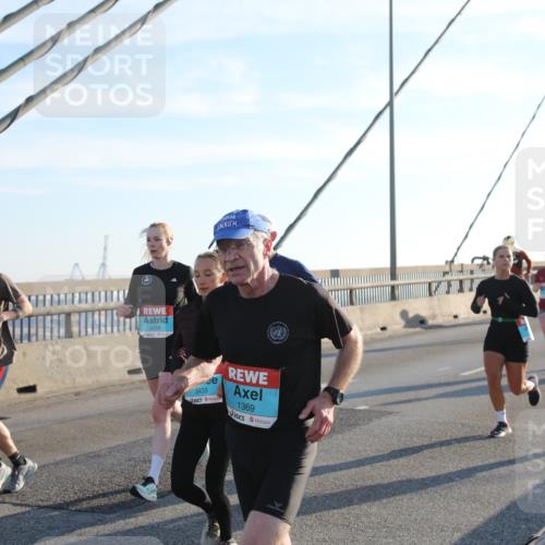 03.10.2025 - Köhlbrandbrückenlauf Yannick Fuchs http://msf.ph/oto/9142251 03.10.2025 08:27:41 Position 2 2698, 3409, 1369 meine-sportfotos.de