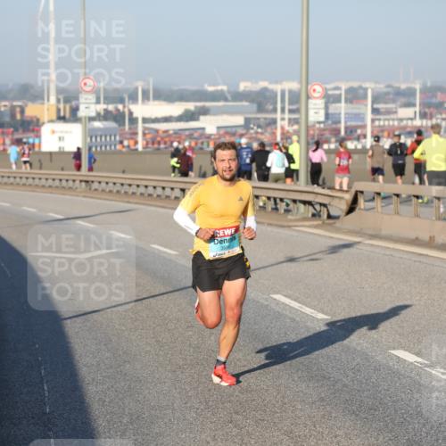 03.10.2025 - Köhlbrandbrückenlauf Yannick Fuchs http://msf.ph/oto/9142370 03.10.2025 08:27:59 Position 2 3590 meine-sportfotos.de