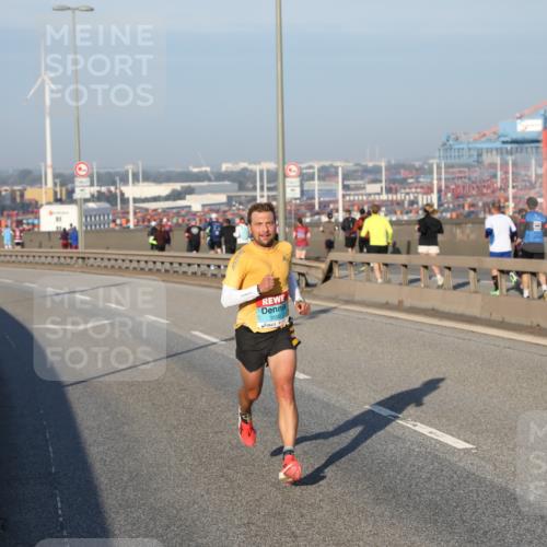 03.10.2025 - Köhlbrandbrückenlauf Yannick Fuchs http://msf.ph/oto/9142384 03.10.2025 08:28:00 Position 2  meine-sportfotos.de