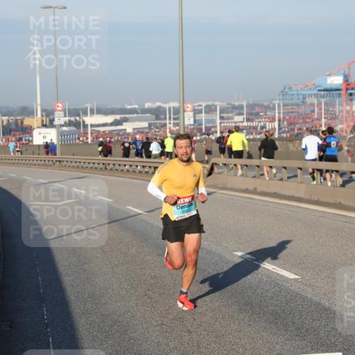03.10.2025 - Köhlbrandbrückenlauf Yannick Fuchs http://msf.ph/oto/9142388 03.10.2025 08:28:00 Position 2 3590 meine-sportfotos.de