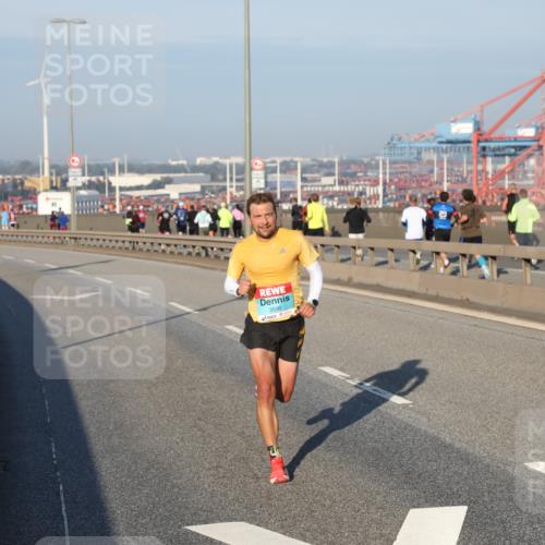 03.10.2025 - Köhlbrandbrückenlauf Yannick Fuchs http://msf.ph/oto/9142397 03.10.2025 08:28:00 Position 2 3590 meine-sportfotos.de