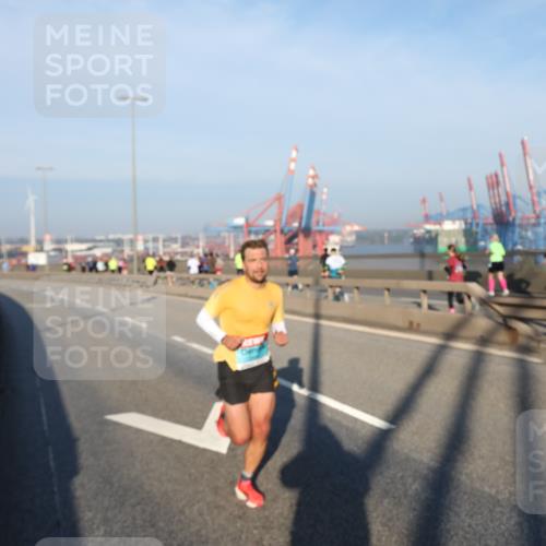 03.10.2025 - Köhlbrandbrückenlauf Yannick Fuchs http://msf.ph/oto/9142421 03.10.2025 08:28:01 Position 2  meine-sportfotos.de