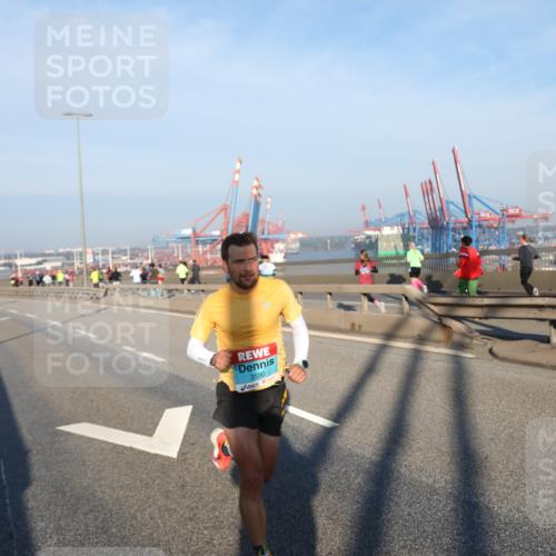 03.10.2025 - Köhlbrandbrückenlauf Yannick Fuchs http://msf.ph/oto/9142431 03.10.2025 08:28:01 Position 2 3590 meine-sportfotos.de