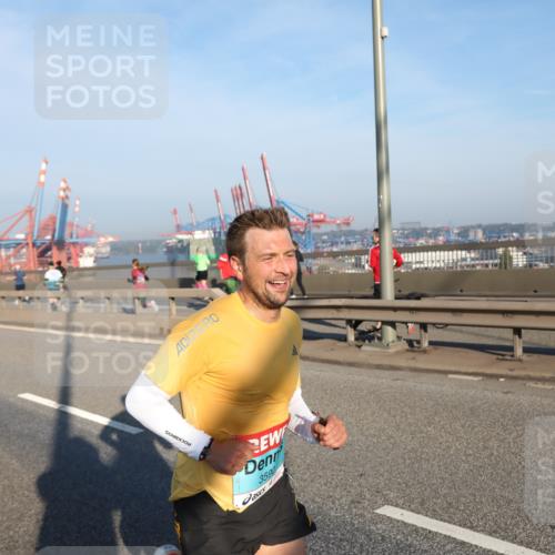 03.10.2025 - Köhlbrandbrückenlauf Yannick Fuchs http://msf.ph/oto/9142440 03.10.2025 08:28:02 Position 2 35, 90 meine-sportfotos.de
