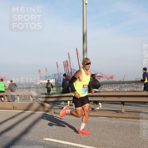 03.10.2025 - Köhlbrandbrückenlauf Yannick Fuchs http://msf.ph/oto/9142504 03.10.2025 08:28:31 Position 2  meine-sportfotos.de