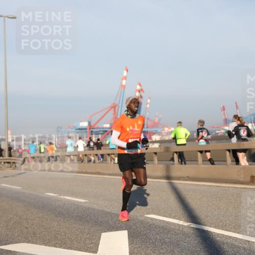 03.10.2025 - Köhlbrandbrückenlauf Yannick Fuchs http://msf.ph/oto/9142569 03.10.2025 08:29:01 Position 2  meine-sportfotos.de