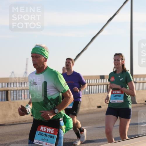 03.10.2025 - Köhlbrandbrückenlauf Yannick Fuchs http://msf.ph/oto/9142633 03.10.2025 08:29:32 Position 2 15, 3461, 1604 meine-sportfotos.de