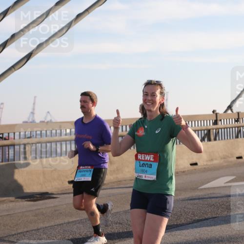 03.10.2025 - Köhlbrandbrückenlauf Yannick Fuchs http://msf.ph/oto/9142648 03.10.2025 08:29:33 Position 2 2990, 1604 meine-sportfotos.de