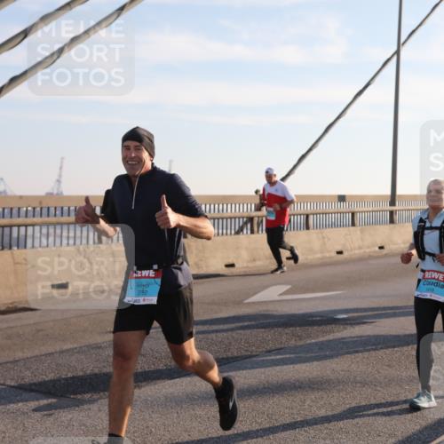 03.10.2025 - Köhlbrandbrückenlauf Yannick Fuchs http://msf.ph/oto/9142677 03.10.2025 08:29:35 Position 2 3750, 1919 meine-sportfotos.de