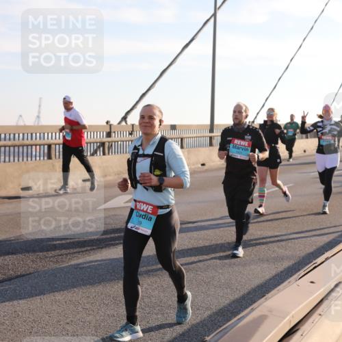 03.10.2025 - Köhlbrandbrückenlauf Yannick Fuchs http://msf.ph/oto/9142687 03.10.2025 08:29:35 Position 2 19, 1921 meine-sportfotos.de