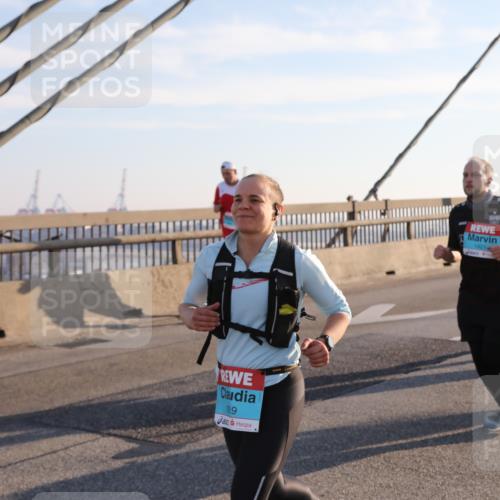 03.10.2025 - Köhlbrandbrückenlauf Yannick Fuchs http://msf.ph/oto/9142699 03.10.2025 08:29:36 Position 2 19, 1921 meine-sportfotos.de