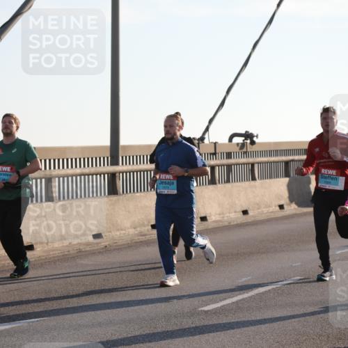 03.10.2025 - Köhlbrandbrückenlauf Yannick Fuchs http://msf.ph/oto/9142745 03.10.2025 08:29:39 Position 2 1675, 1066, 1515, 4, 1 meine-sportfotos.de