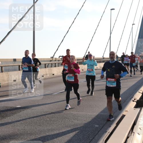 03.10.2025 - Köhlbrandbrückenlauf Yannick Fuchs http://msf.ph/oto/9142753 03.10.2025 08:29:39 Position 2 1515, 1296 meine-sportfotos.de