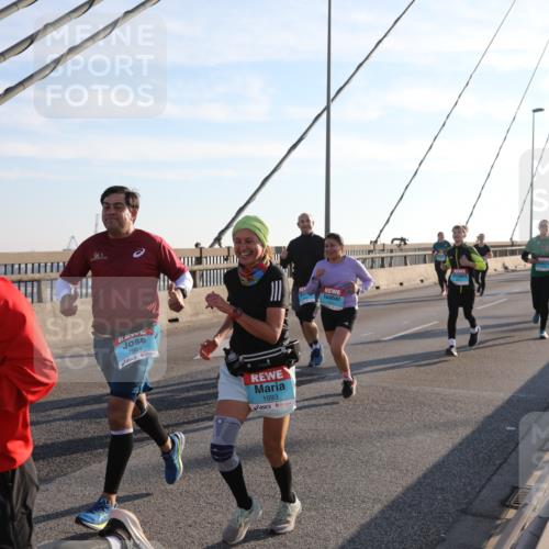 03.10.2025 - Köhlbrandbrückenlauf Yannick Fuchs http://msf.ph/oto/9142836 03.10.2025 08:29:45 Position 2 2964, 1093, 1521 meine-sportfotos.de