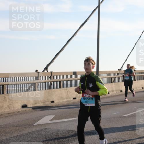 03.10.2025 - Köhlbrandbrückenlauf Yannick Fuchs http://msf.ph/oto/9142859 03.10.2025 08:29:47 Position 2 3371, 3186 meine-sportfotos.de
