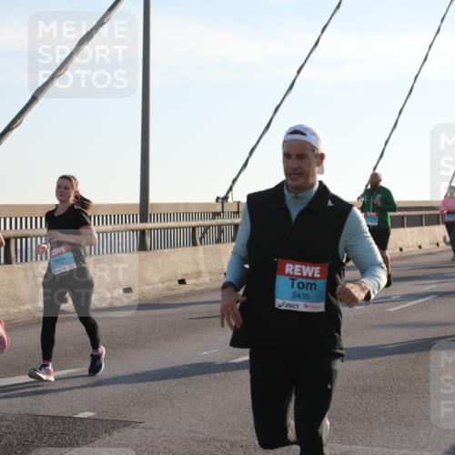 03.10.2025 - Köhlbrandbrückenlauf Yannick Fuchs http://msf.ph/oto/9142894 03.10.2025 08:29:49 Position 2 2225, 3724, 3435 meine-sportfotos.de