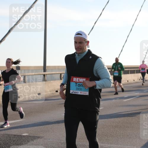 03.10.2025 - Köhlbrandbrückenlauf Yannick Fuchs http://msf.ph/oto/9142898 03.10.2025 08:29:49 Position 2 2025, 1460, 3724, 3435 meine-sportfotos.de