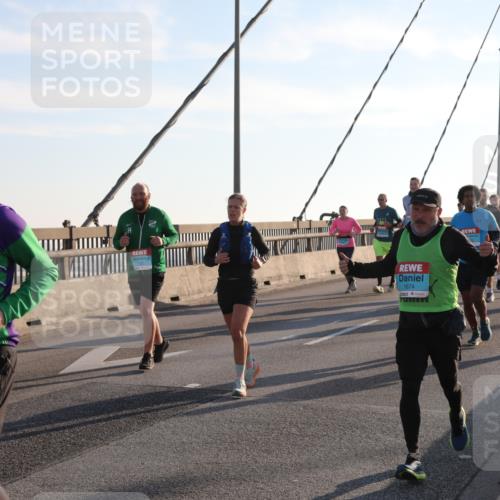 03.10.2025 - Köhlbrandbrückenlauf Yannick Fuchs http://msf.ph/oto/9142941 03.10.2025 08:29:53 Position 2 2034, 1674 meine-sportfotos.de