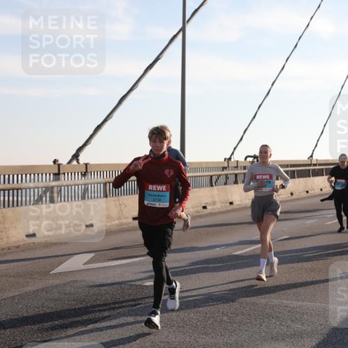 03.10.2025 - Köhlbrandbrückenlauf Yannick Fuchs http://msf.ph/oto/9143056 03.10.2025 08:29:59 Position 2 3738 meine-sportfotos.de