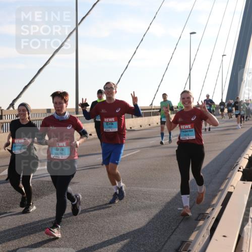 03.10.2025 - Köhlbrandbrückenlauf Yannick Fuchs http://msf.ph/oto/9143123 03.10.2025 08:30:02 Position 2 3596, 1901, 1818 meine-sportfotos.de