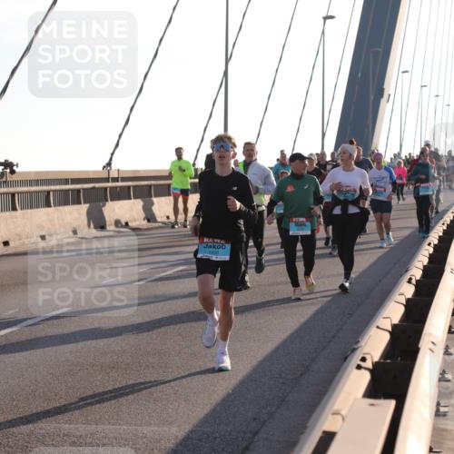 03.10.2025 - Köhlbrandbrückenlauf Yannick Fuchs http://msf.ph/oto/9143217 03.10.2025 08:30:07 Position 2 3653, 1933 meine-sportfotos.de