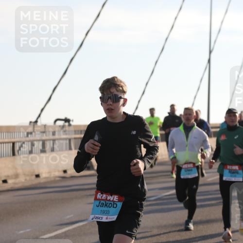 03.10.2025 - Köhlbrandbrückenlauf Yannick Fuchs http://msf.ph/oto/9143226 03.10.2025 08:30:08 Position 2 1933 meine-sportfotos.de