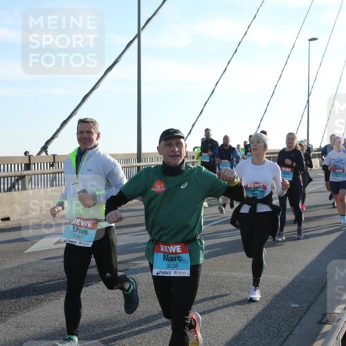 03.10.2025 - Köhlbrandbrückenlauf Yannick Fuchs http://msf.ph/oto/9143268 03.10.2025 08:30:10 Position 2 1367, 3238 meine-sportfotos.de
