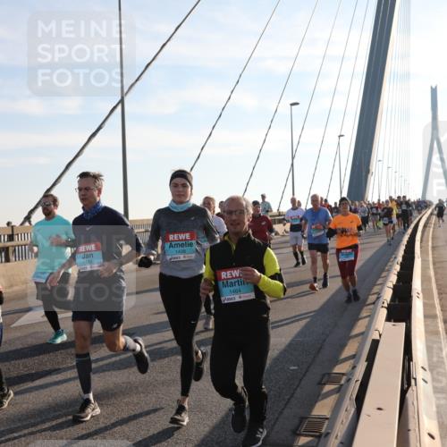 03.10.2025 - Köhlbrandbrückenlauf Yannick Fuchs http://msf.ph/oto/9143448 03.10.2025 08:30:27 Position 2 2074, 10, 1439, 1438, 1464 meine-sportfotos.de