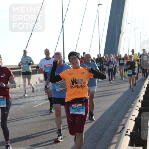 03.10.2025 - Köhlbrandbrückenlauf Yannick Fuchs http://msf.ph/oto/9143452 03.10.2025 08:30:28 Position 2 42, 1633, 1598 meine-sportfotos.de