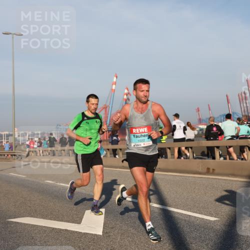 03.10.2025 - Köhlbrandbrückenlauf Yannick Fuchs http://msf.ph/oto/9143604 03.10.2025 08:30:48 Position 2 1022 meine-sportfotos.de