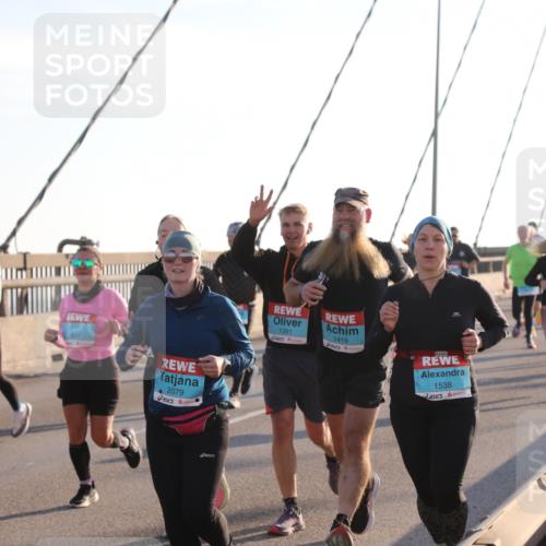 03.10.2025 - Köhlbrandbrückenlauf Yannick Fuchs http://msf.ph/oto/9143701 03.10.2025 08:31:08 Position 2 2957, 3827, 2079, 1391, 1419, 1538 meine-sportfotos.de