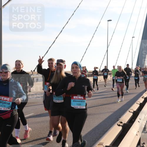 03.10.2025 - Köhlbrandbrückenlauf Yannick Fuchs http://msf.ph/oto/9143711 03.10.2025 08:31:09 Position 2 2079, 1419, 1538 meine-sportfotos.de