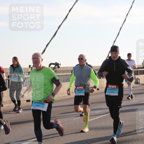 03.10.2025 - Köhlbrandbrückenlauf Yannick Fuchs http://msf.ph/oto/9143747 03.10.2025 08:31:13 Position 2 1615, 1802, 3528, 1634 meine-sportfotos.de