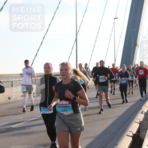 03.10.2025 - Köhlbrandbrückenlauf Yannick Fuchs http://msf.ph/oto/9143757 03.10.2025 08:31:14 Position 2 1634, 2945, 2499 meine-sportfotos.de