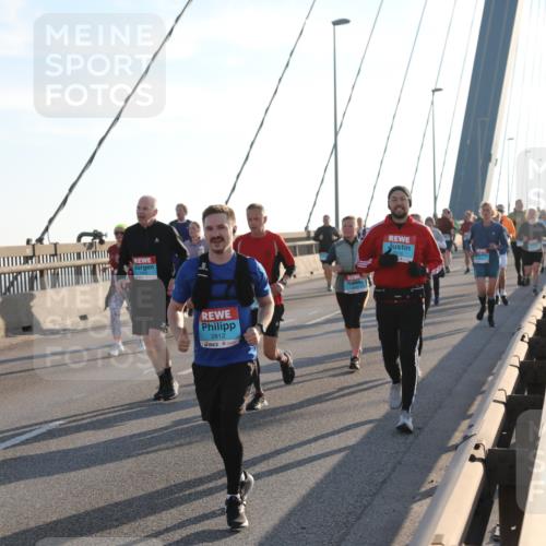 03.10.2025 - Köhlbrandbrückenlauf Yannick Fuchs http://msf.ph/oto/9143807 03.10.2025 08:31:19 Position 2 2812, 3216 meine-sportfotos.de
