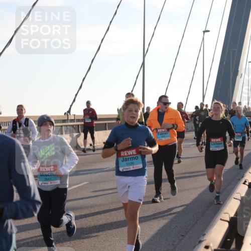 03.10.2025 - Köhlbrandbrückenlauf Yannick Fuchs http://msf.ph/oto/9143881 03.10.2025 08:31:23 Position 2 72, 2841, 3126 meine-sportfotos.de