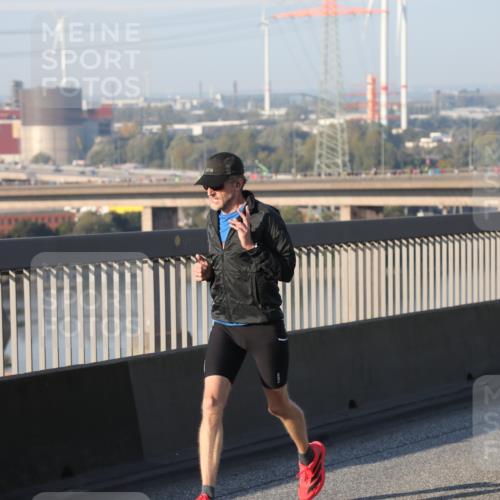 03.10.2025 - Köhlbrandbrückenlauf Yannick Fuchs http://msf.ph/oto/9143934 03.10.2025 08:31:30 Position 2  meine-sportfotos.de