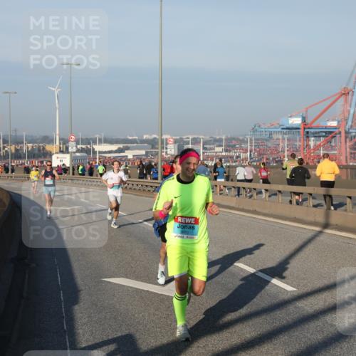 03.10.2025 - Köhlbrandbrückenlauf Yannick Fuchs http://msf.ph/oto/9143976 03.10.2025 08:31:37 Position 2 3082 meine-sportfotos.de