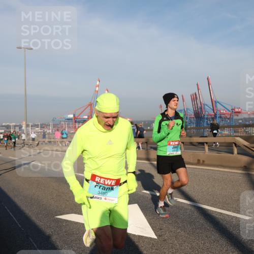 03.10.2025 - Köhlbrandbrückenlauf Yannick Fuchs http://msf.ph/oto/9144140 03.10.2025 08:32:00 Position 2 3460, 2701 meine-sportfotos.de