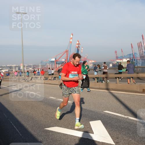 03.10.2025 - Köhlbrandbrückenlauf Yannick Fuchs http://msf.ph/oto/9144178 03.10.2025 08:32:07 Position 2  meine-sportfotos.de