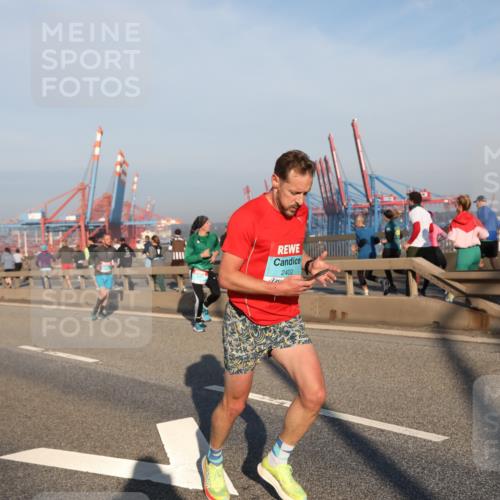 03.10.2025 - Köhlbrandbrückenlauf Yannick Fuchs http://msf.ph/oto/9144195 03.10.2025 08:32:07 Position 2 2402 meine-sportfotos.de