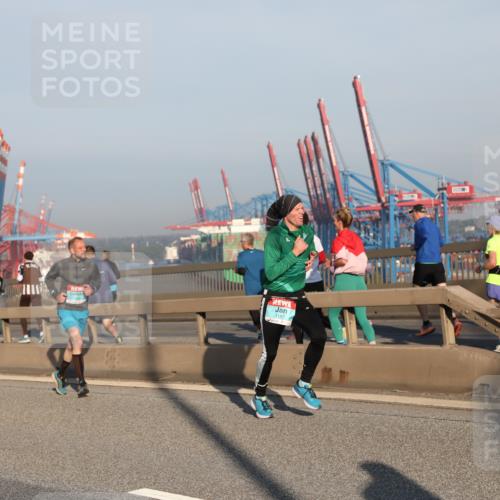 03.10.2025 - Köhlbrandbrückenlauf Yannick Fuchs http://msf.ph/oto/9144197 03.10.2025 08:32:08 Position 2 1187 meine-sportfotos.de