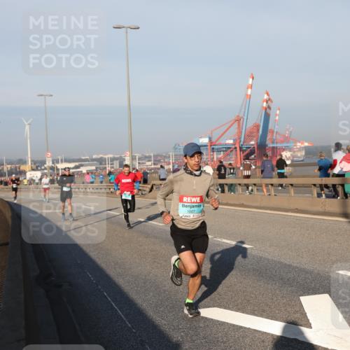 03.10.2025 - Köhlbrandbrückenlauf Yannick Fuchs http://msf.ph/oto/9144207 03.10.2025 08:32:09 Position 2 1007 meine-sportfotos.de