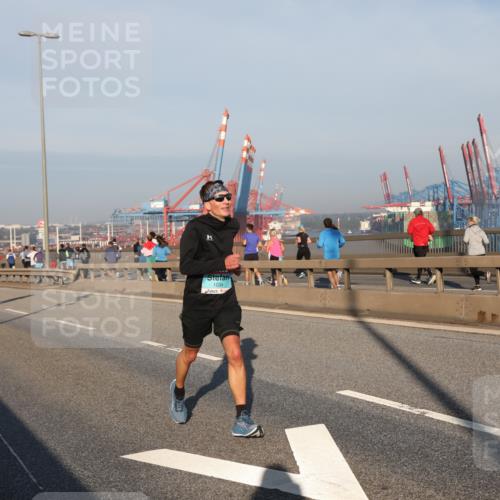 03.10.2025 - Köhlbrandbrückenlauf Yannick Fuchs http://msf.ph/oto/9144250 03.10.2025 08:32:14 Position 2 1034 meine-sportfotos.de